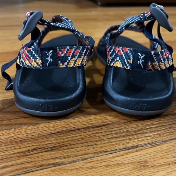 Navy Print Chaco Sandals W7 - Picture 3 of 4